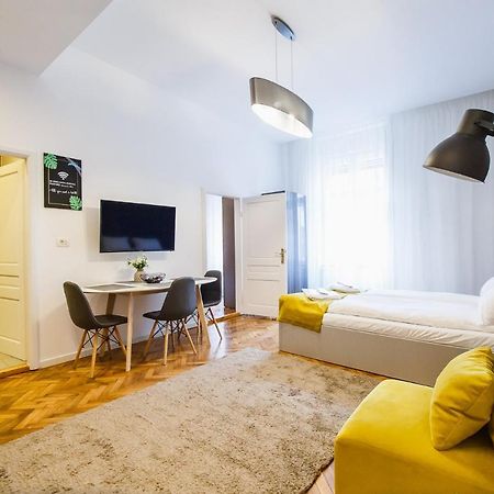 Eat It Cozy Downtown Apartments Oradea Εξωτερικό φωτογραφία